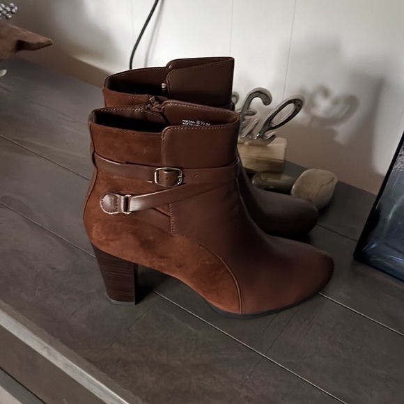 Boots - Picture 2 of 3